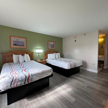 Regency Inn And Suites Stilwell 外观 照片