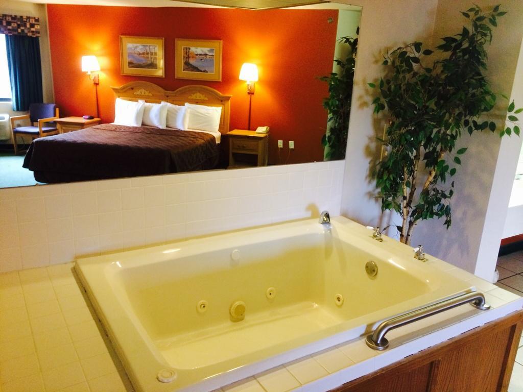 Regency Inn And Suites Stilwell 客房 照片