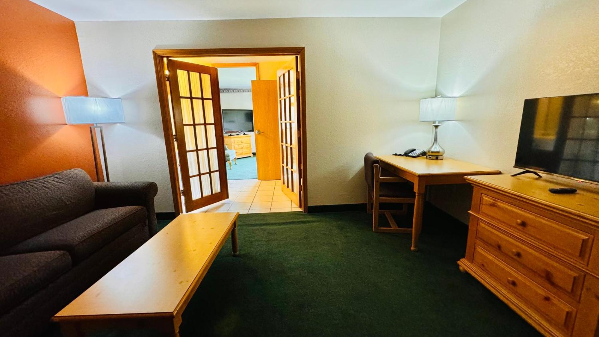 Regency Inn And Suites Stilwell 外观 照片