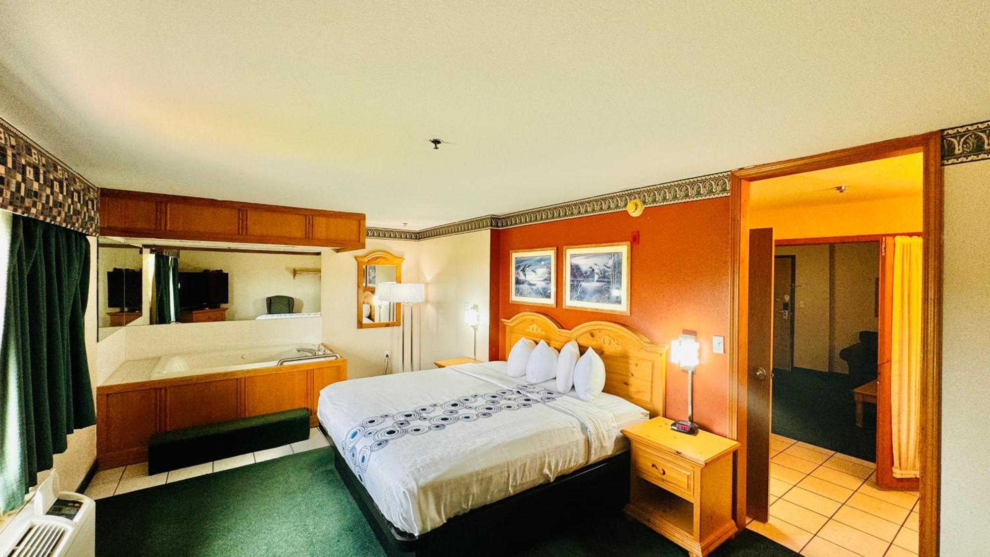 Regency Inn And Suites Stilwell 外观 照片