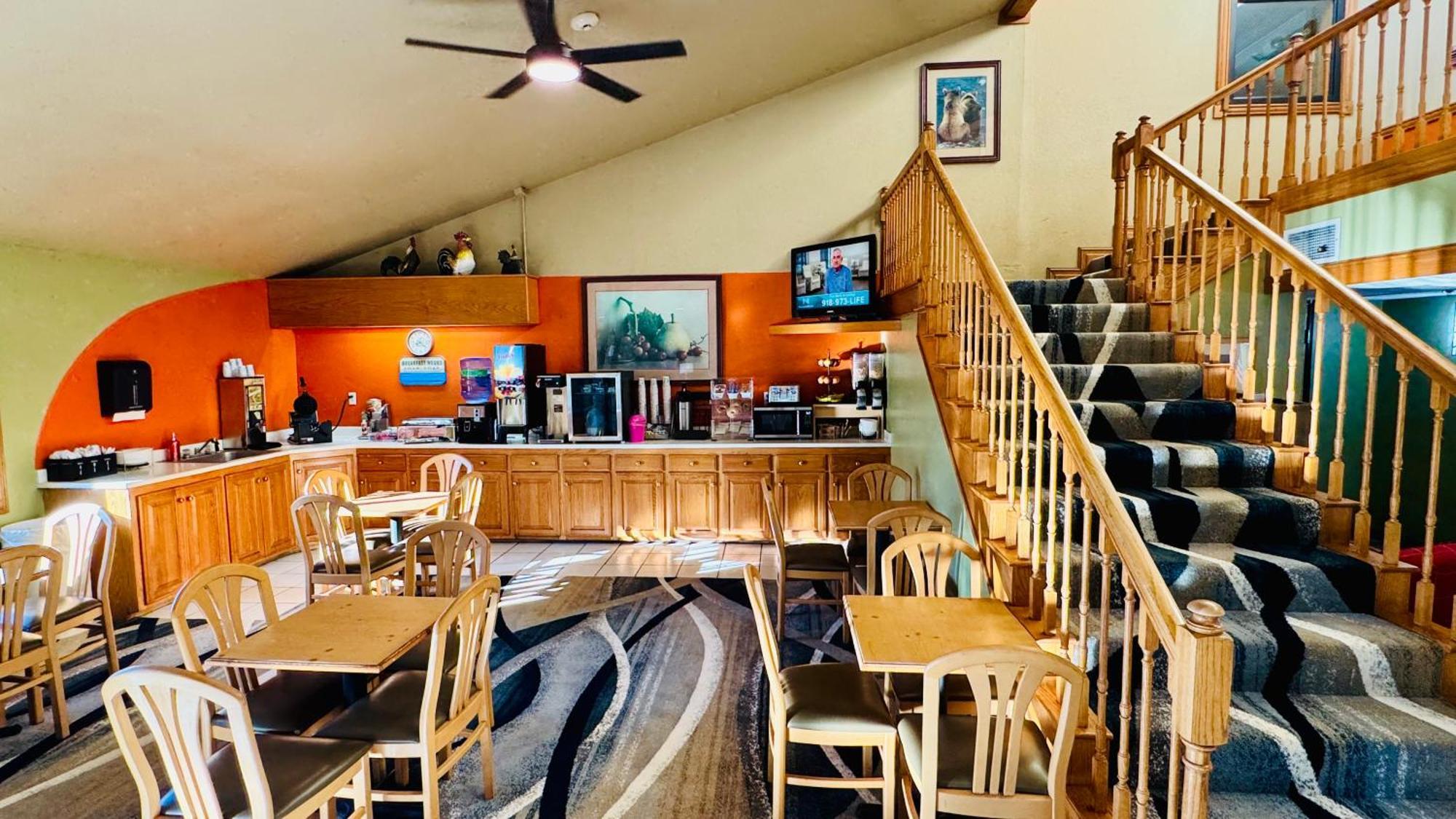 Regency Inn And Suites Stilwell 外观 照片