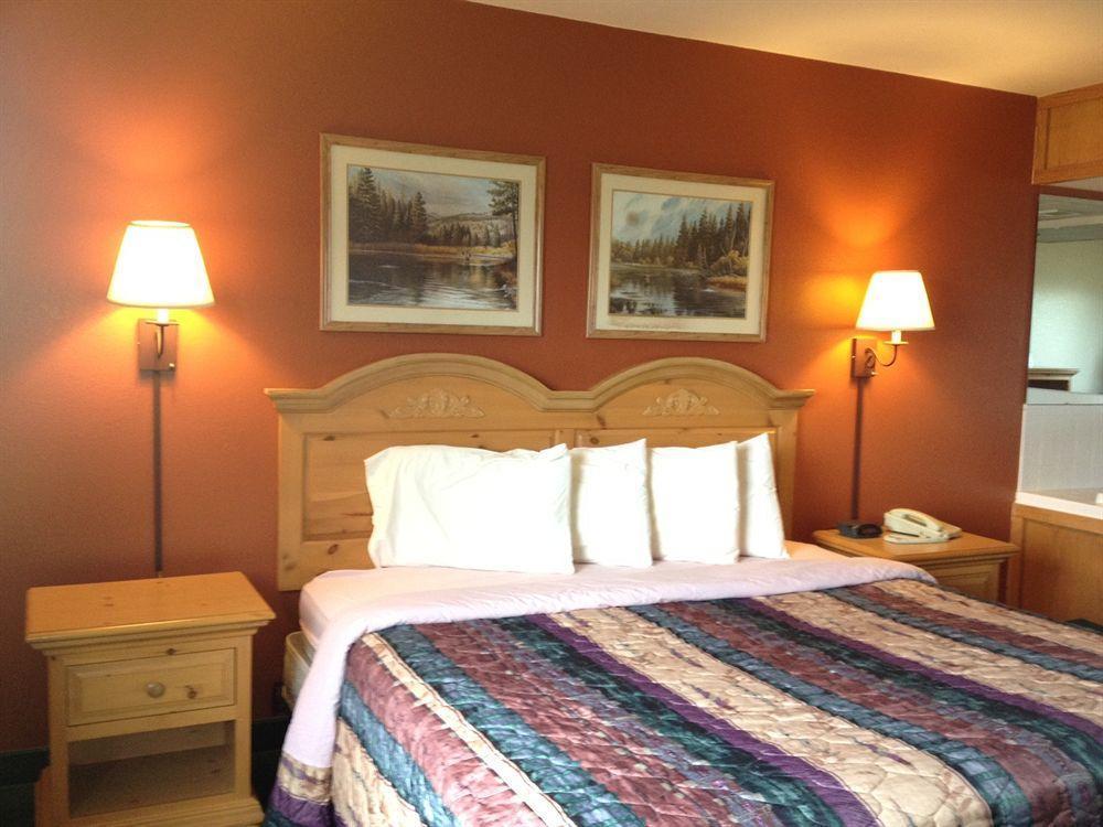 Regency Inn And Suites Stilwell 外观 照片