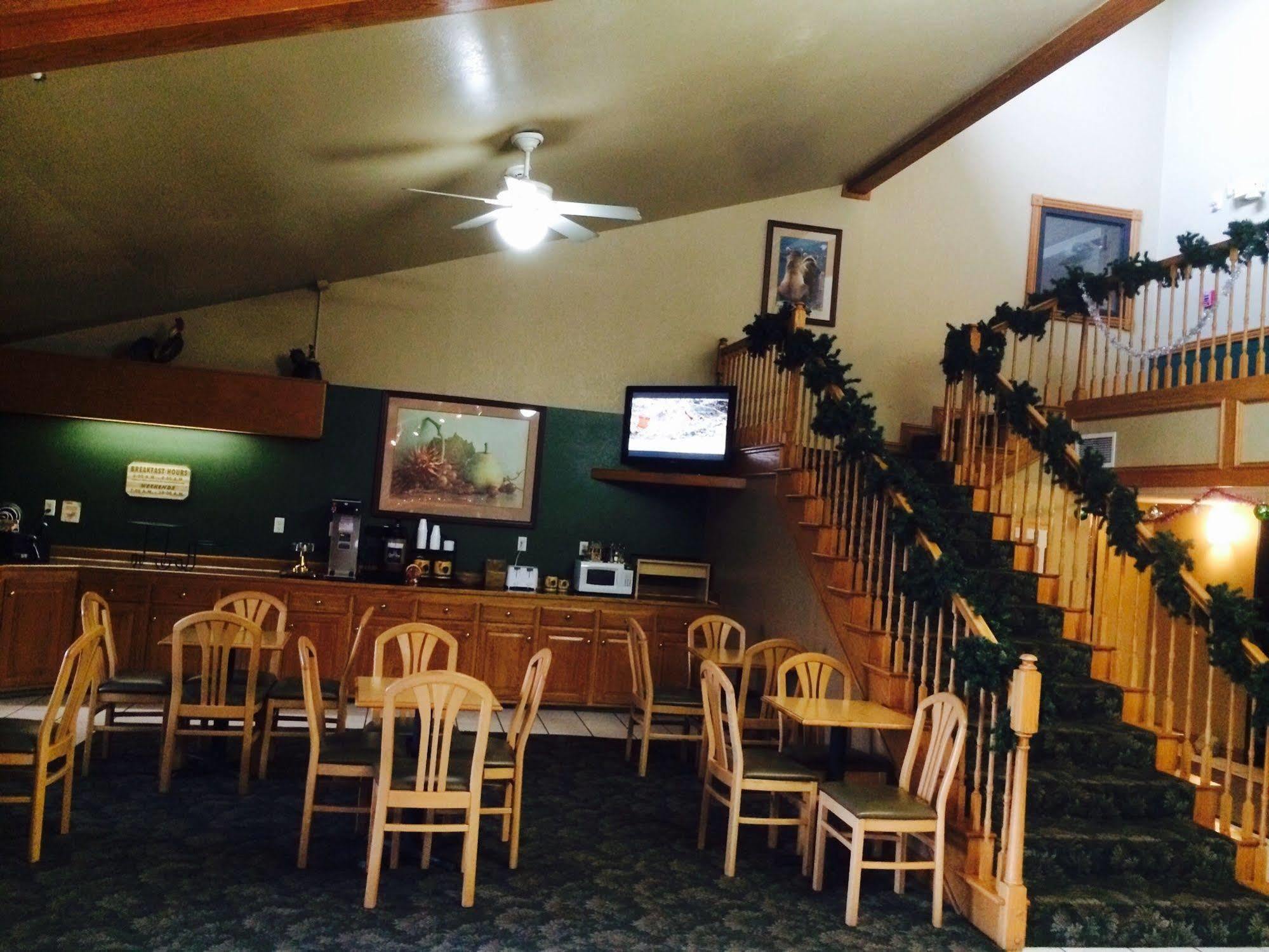 Regency Inn And Suites Stilwell 外观 照片