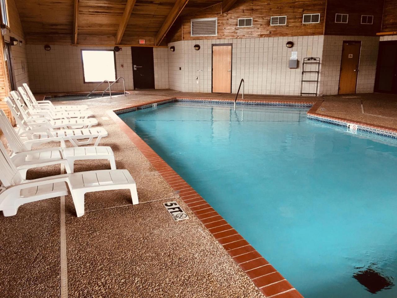 Regency Inn And Suites Stilwell 外观 照片