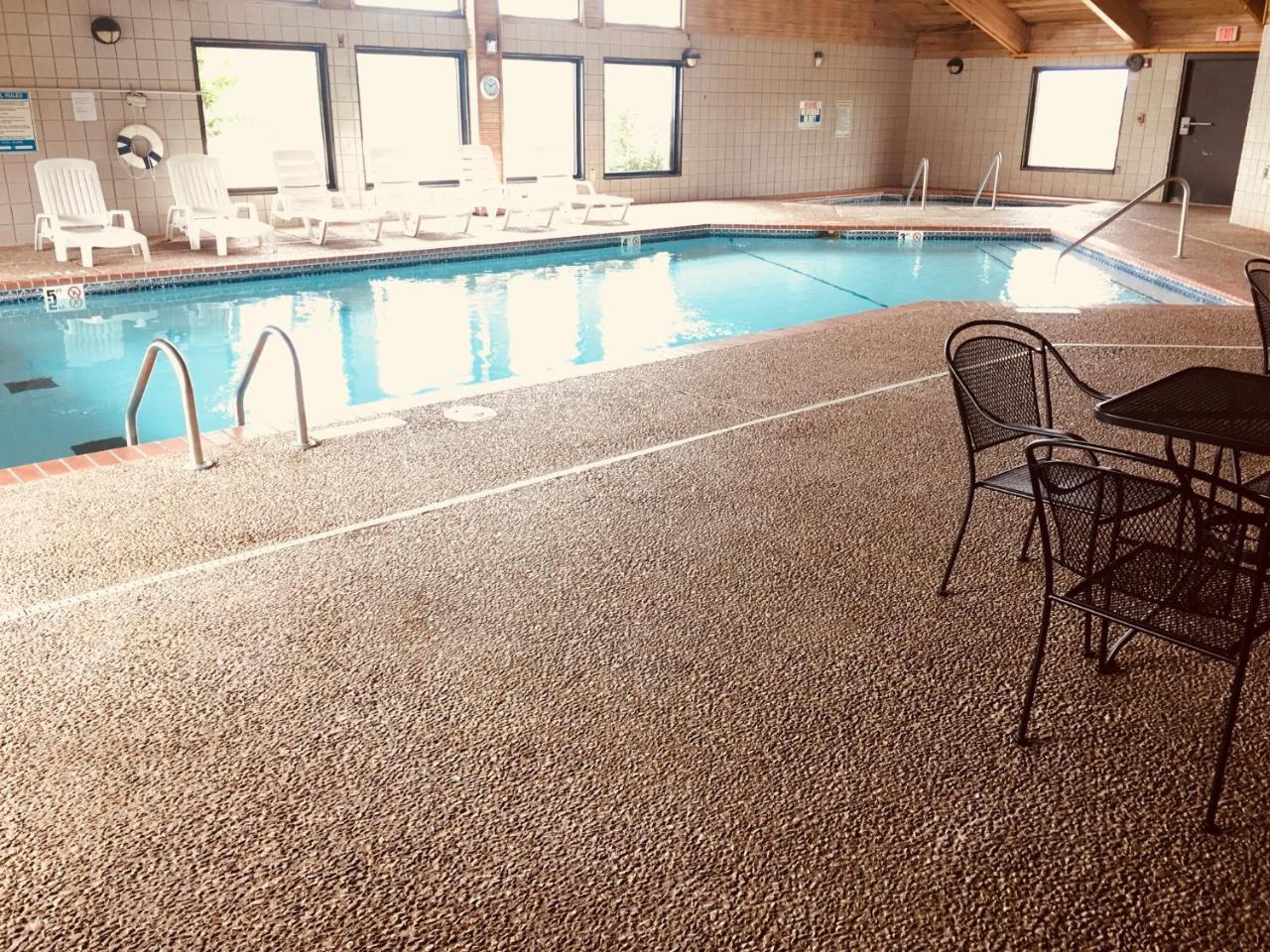 Regency Inn And Suites Stilwell 外观 照片