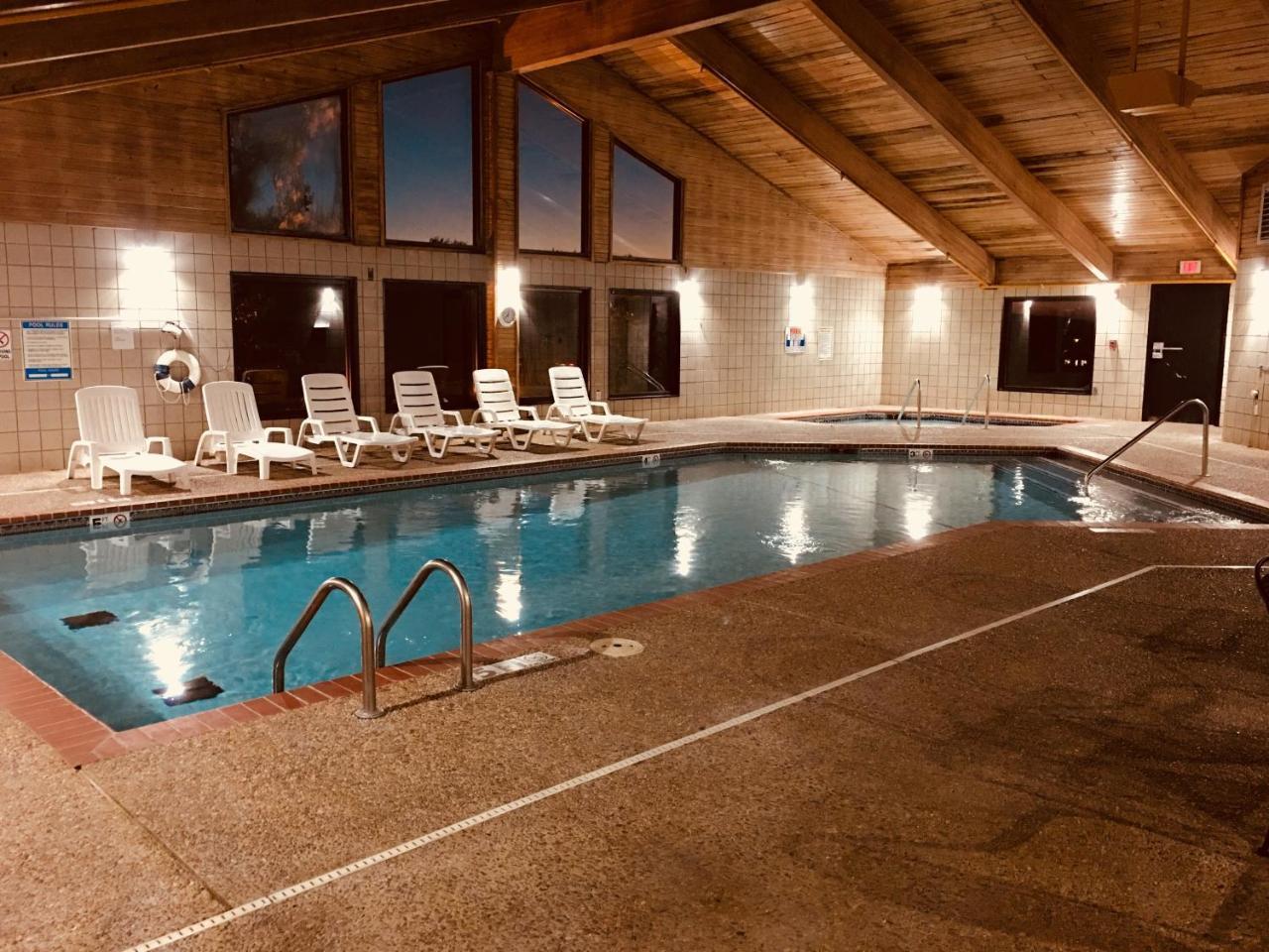 Regency Inn And Suites Stilwell 外观 照片